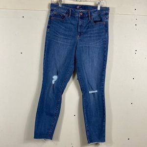 GAP distressed raw hem women’s jeans size 31R